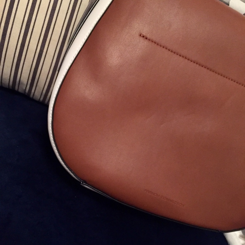 🔥 French Connection Contrast Bucket Bag - Picture 7 of 7
